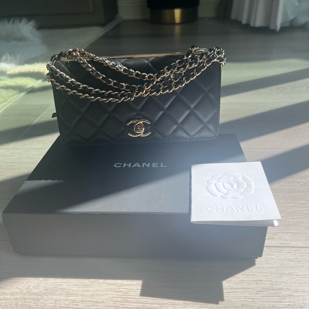 Chanel trendy WOC
